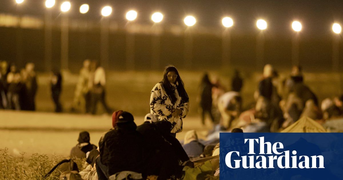 US-Mexico border braces for midnight lifting of Title 42 migrant restrictions