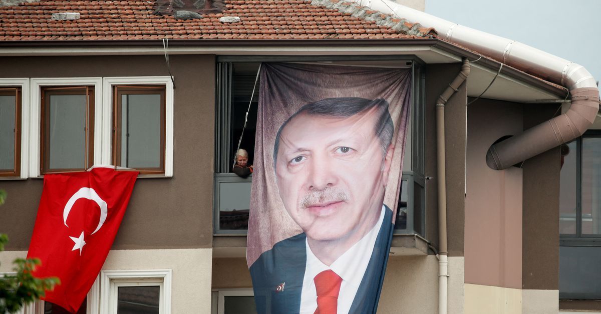 Erdogan's rival boosted by withdrawal, poll lead ahead of Turkey vote