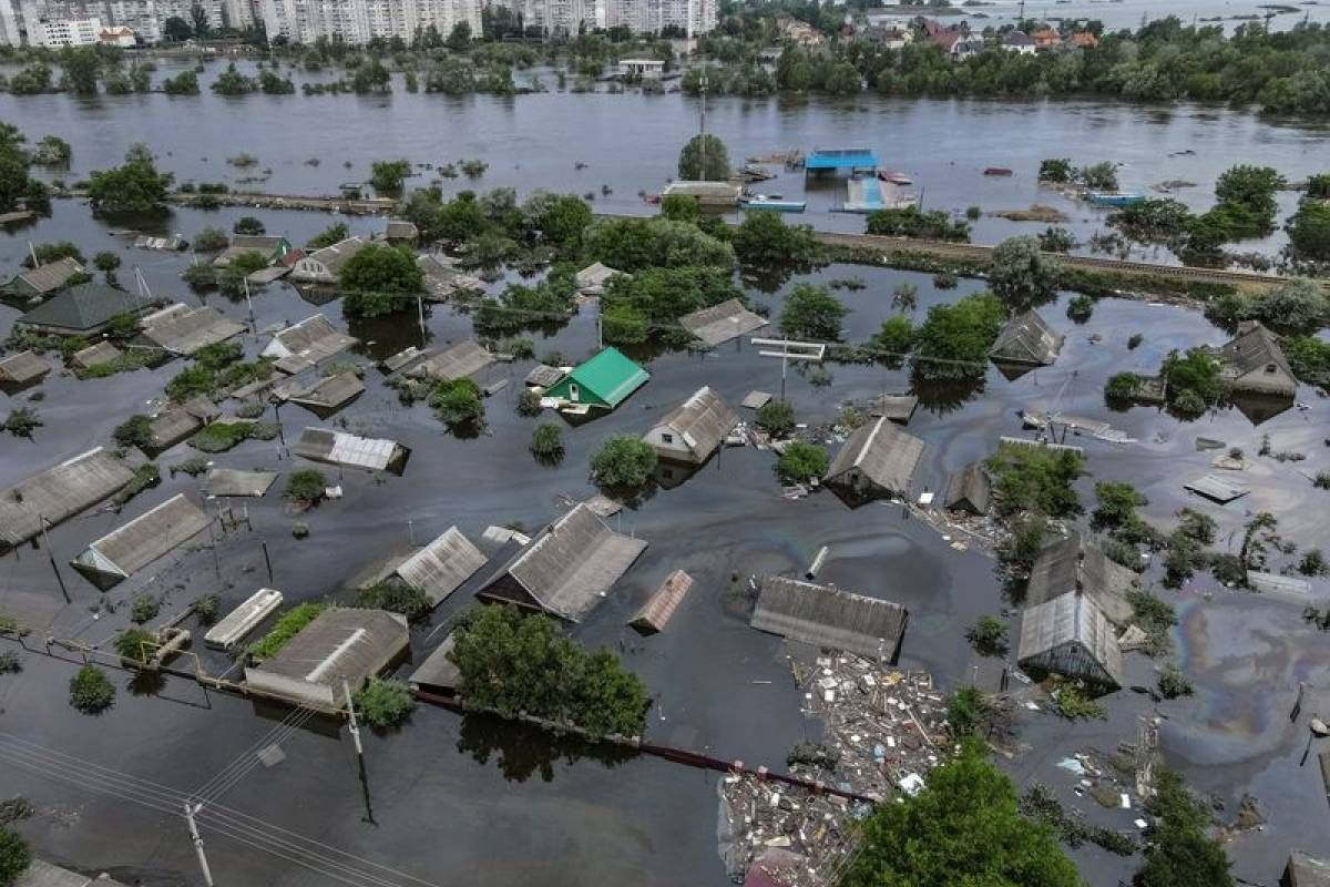 Kyiv accuse Moscou d'avoir détruit le barrage de Kakhovka pour bloquer une offensive dans le sud