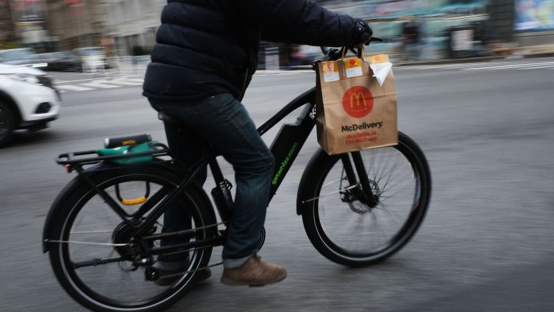 New York City announces minimum wage for app food delivery workers