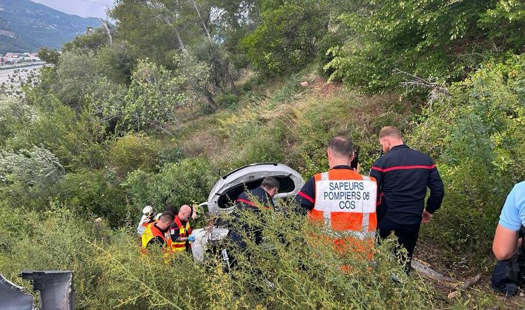 Une conductrice chute de 50m sur une route à Castagniers, elle serait restée trois jours au fond du ravin