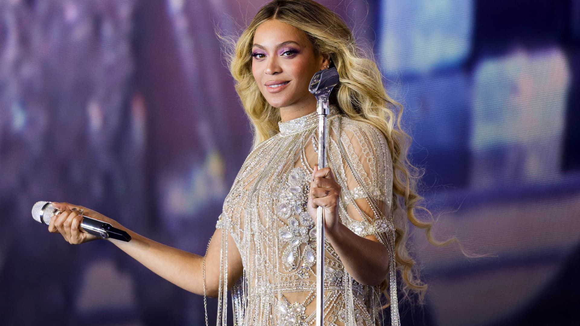 Taylor Swift, Beyoncé, Springsteen could be making inflation worse with 'tourflation'