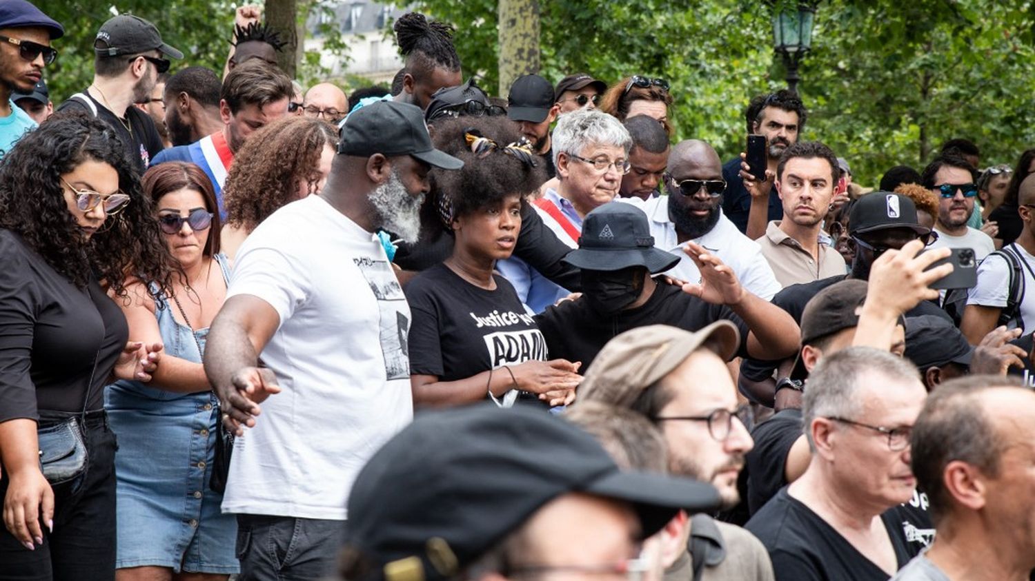 Marche en mémoire d'Adama Traoré : la majorité demande que les députés présents samedi soient sanctionnés