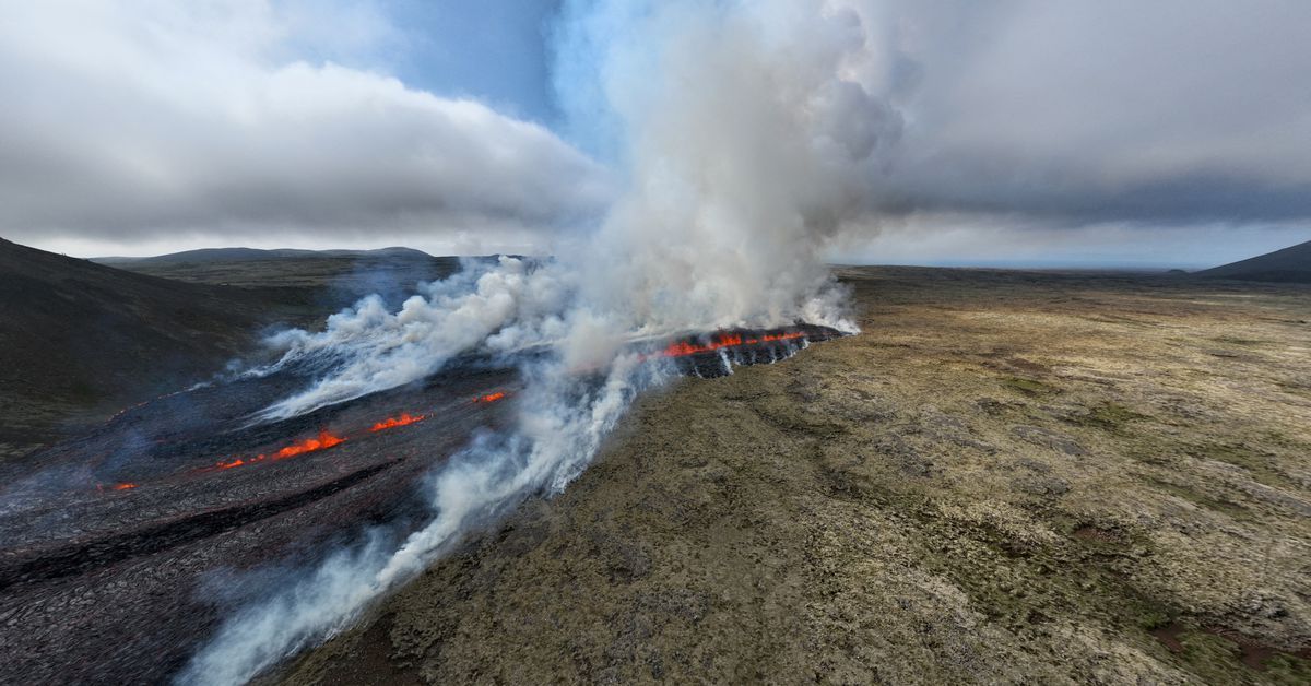 Volcano in Iceland spewing toxic gas but eruption slowing