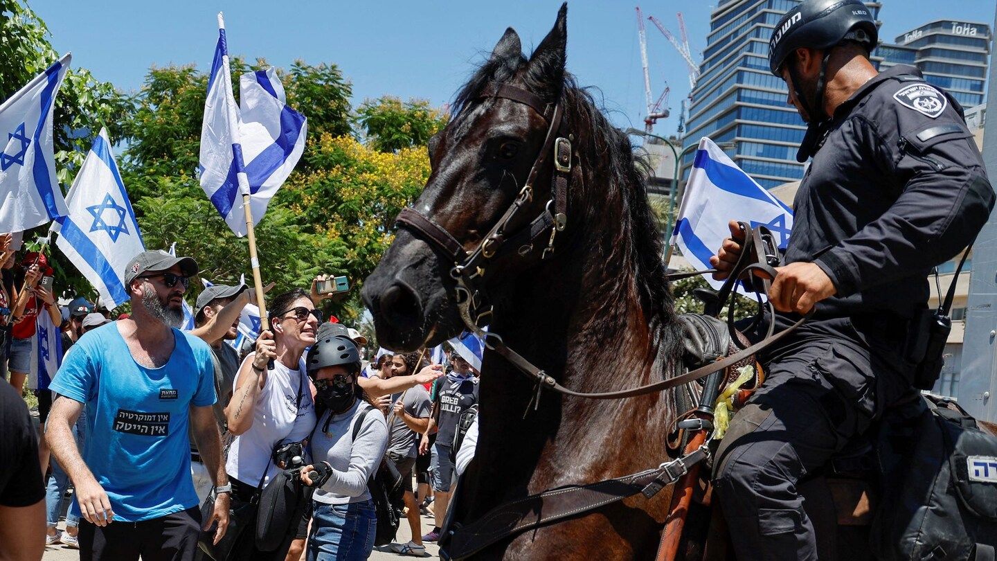 Israeli protests return as Netanyahu restarts judicial overhaul