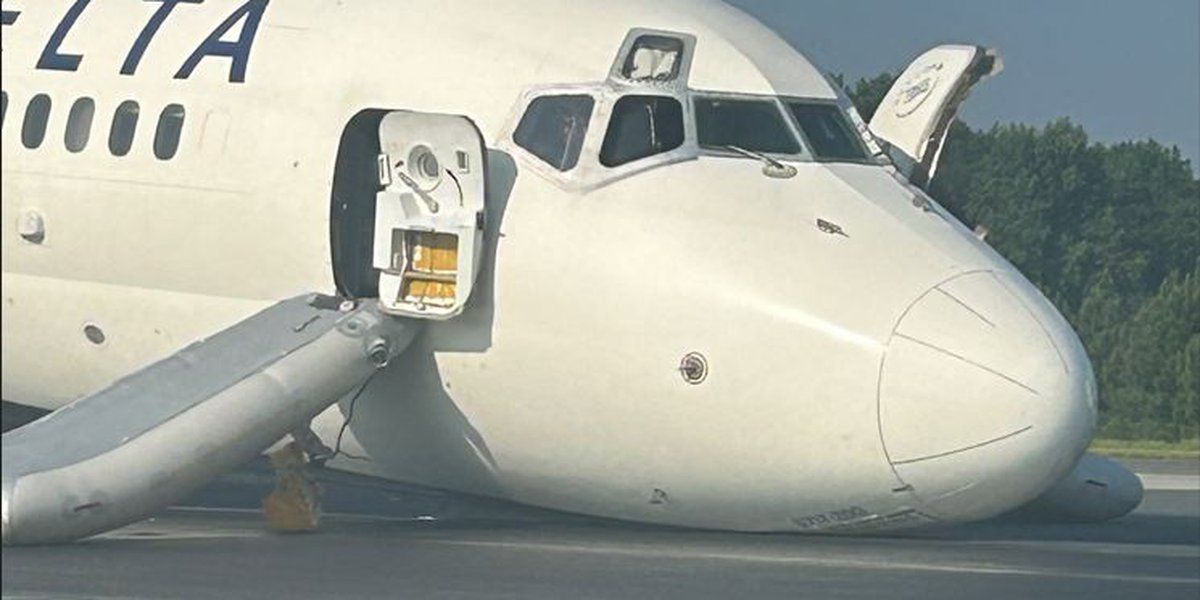 NTSB: Broken piece forces flight to land at CLT Airport without nose gear