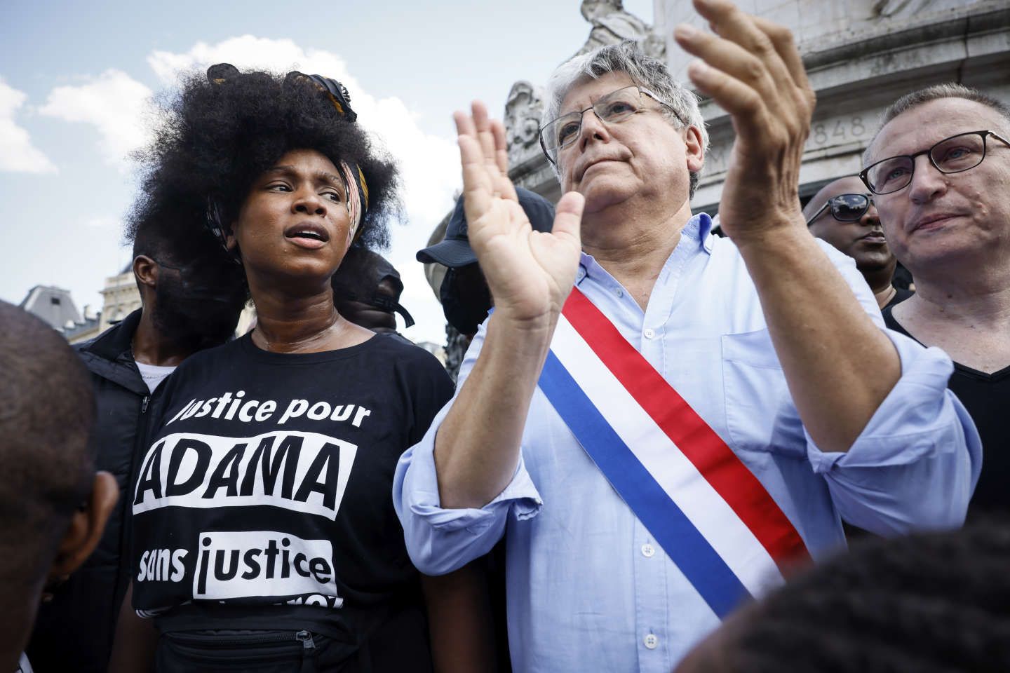 Marche pour Adama Traoré : la majorité à l’Assemblée demande des sanctions contre les députés ayant participé au rassemblement