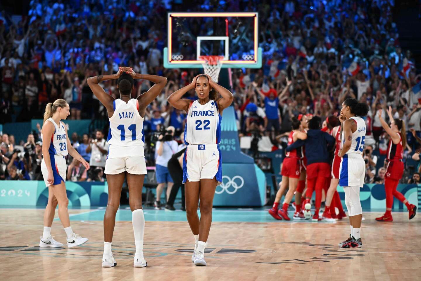 Basket-ball aux JO 2024 : argent cruel pour les Bleues, défaites de justesse après avoir " fait douter la meilleure équipe du monde "