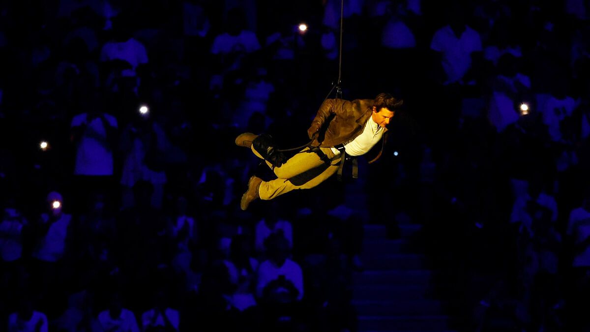 DIRECT. Cérémonie de clôture des JO 2024 : Tom Cruise descend depuis le toit du Stade de France