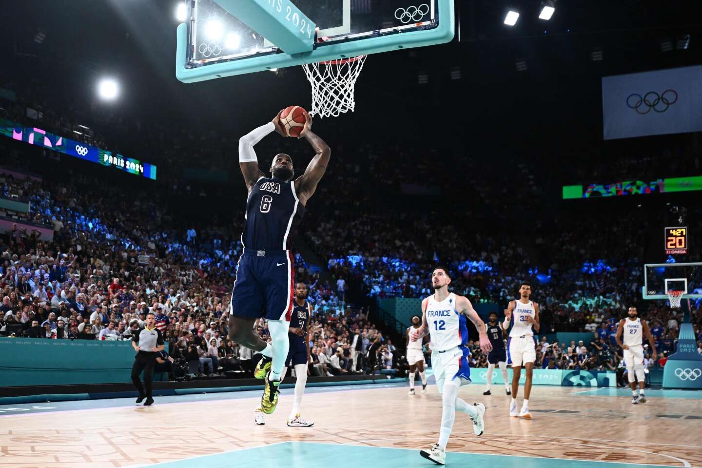 JO 2024 : pour les finales de basket-ball, un succès populaire, mais des gradins VIP dégarnis