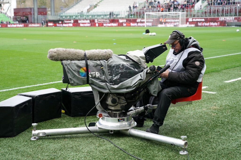 Ligue 2 – « Fronde commune », 90 minutes de silence à la reprise, éventuelle perturbation de la diffusion… les groupes de supporters agissent contre beIN Sports