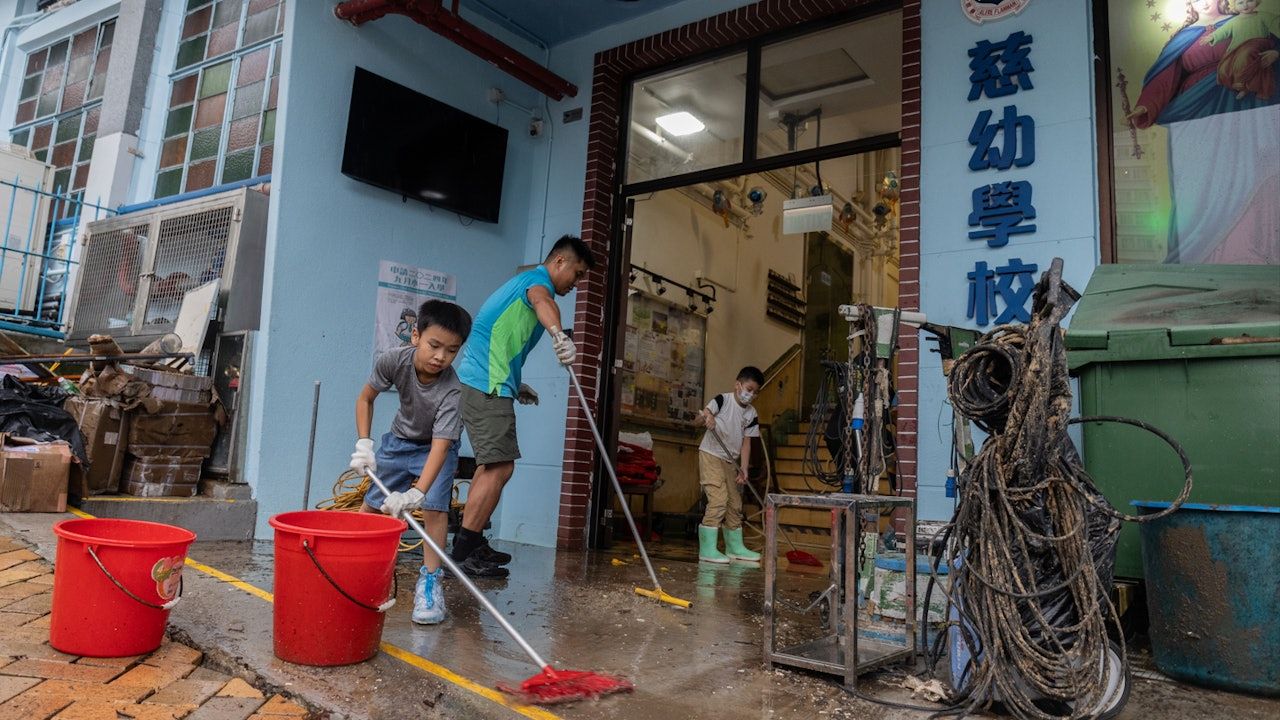 近百義工到慈幼學校協災後清理 校長：回校路途倘安全可恢復面授