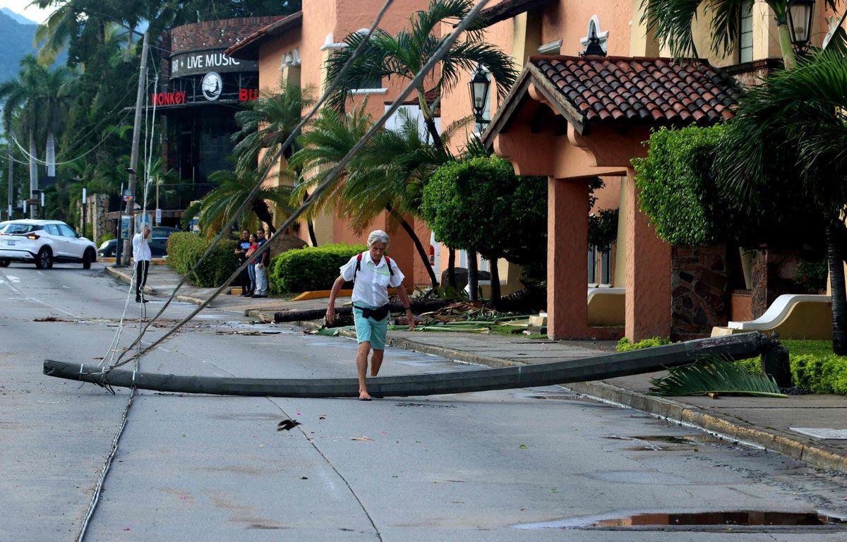 Le puissant ouragan Lidia fait deux morts dans l'ouest du pays