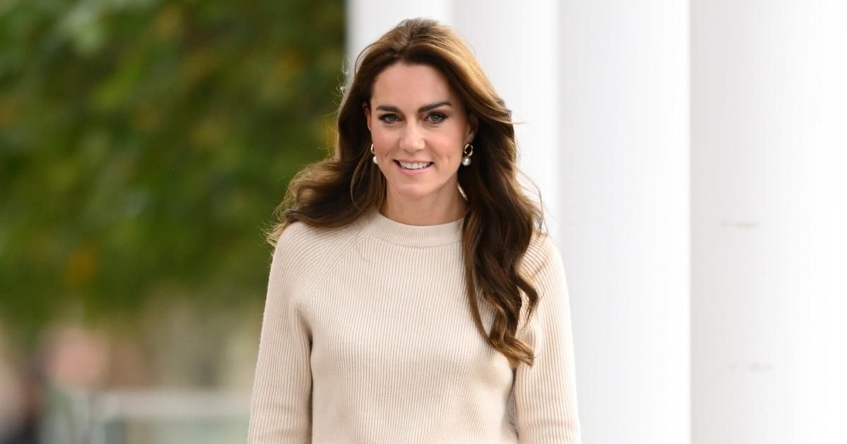 Cet ensemble Sézane en maille écru, nouveau coup d’éclat de Kate Middleton pour attaquer l’automne