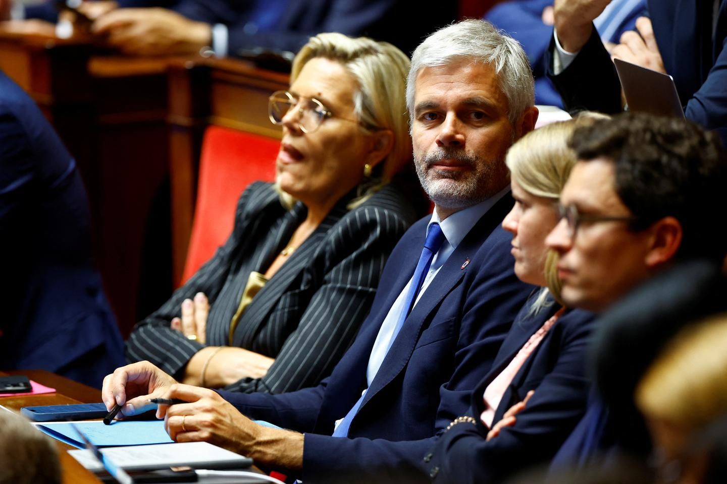 Laurent Wauquiez affirme avoir obtenu du gouvernement la revalorisation de " toutes les retraites " au 1ᵉʳ janvier