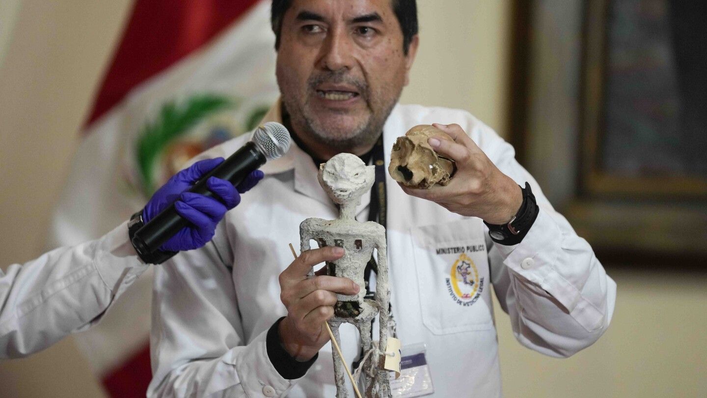 They're not aliens. That's the verdict from Peru officials who seized 2 doll-like figures