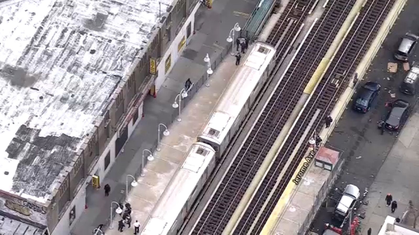 1 dead, 5 injured in shooting on platform at Mount Eden subway station in Bronx: police