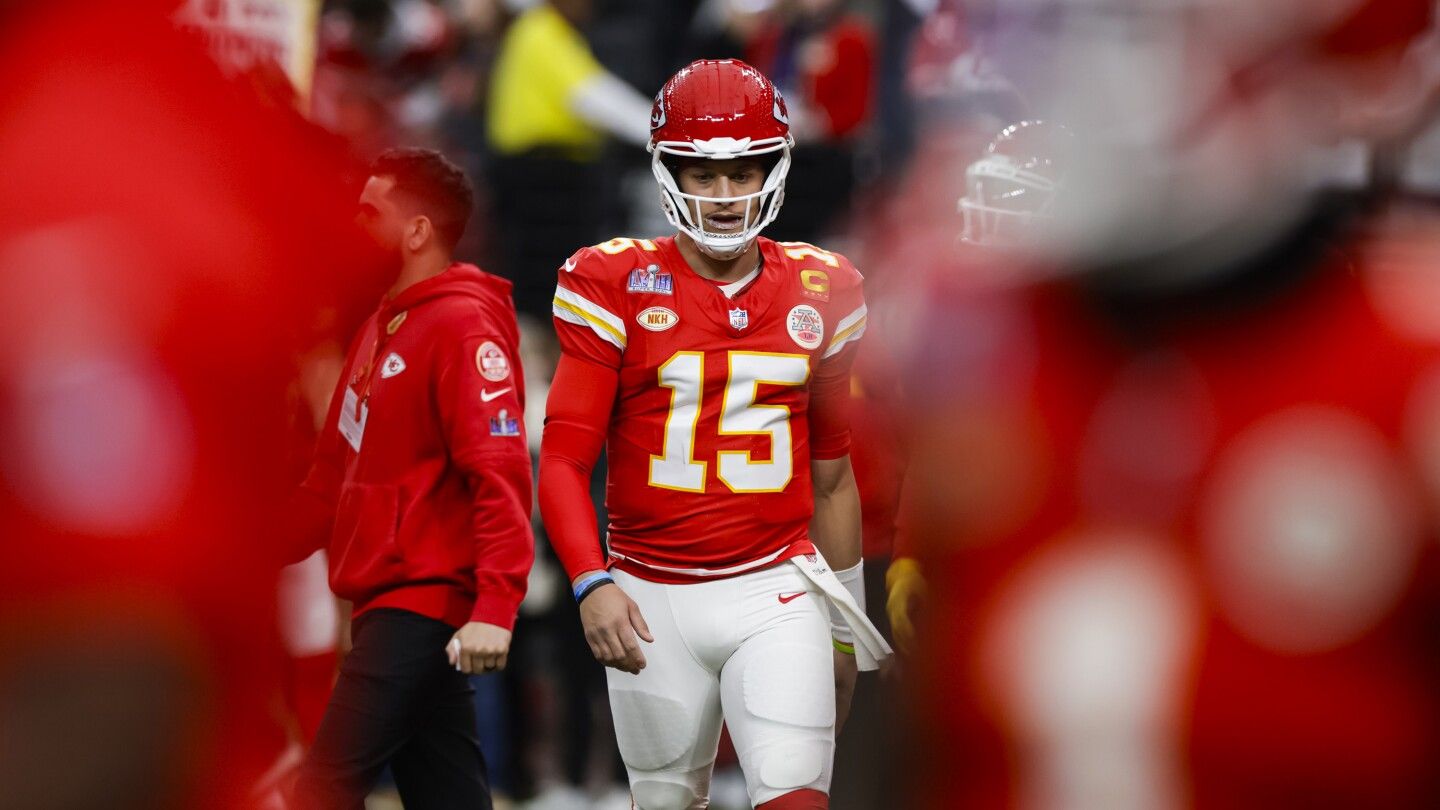 Patrick Mahomes sets record for career Super Bowl fumble recoveries