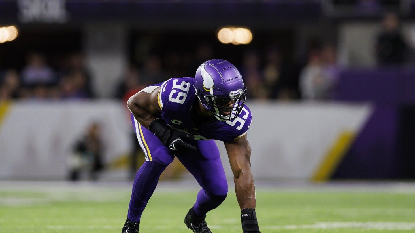 Danielle Hunter agrees to two-year deal with Texans