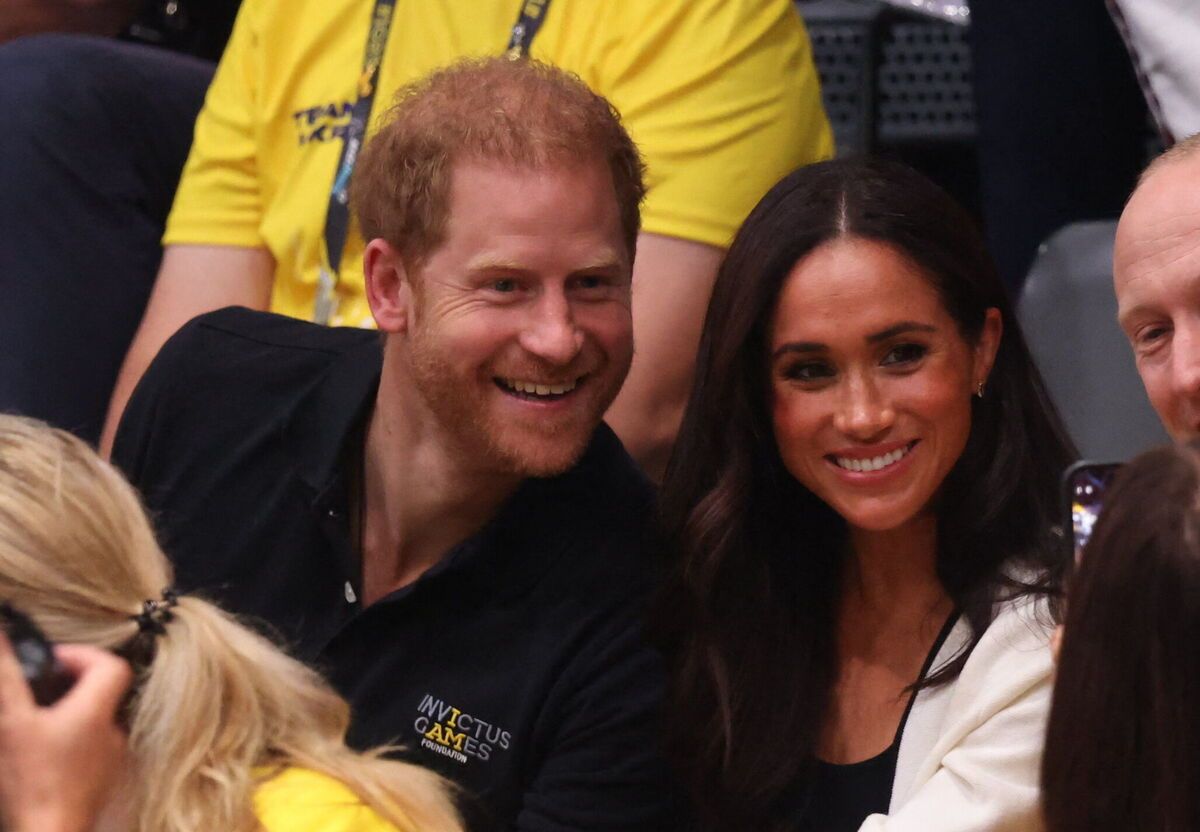 Meghan et Harry : la duchesse en mode Maïté, son mari se la joue sportif… ce qu’on sait sur leurs futures séries