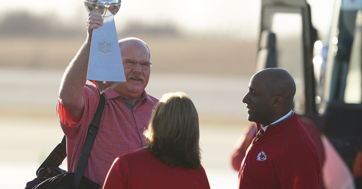 Andy Reid reacts to Chiefs’ schedule release