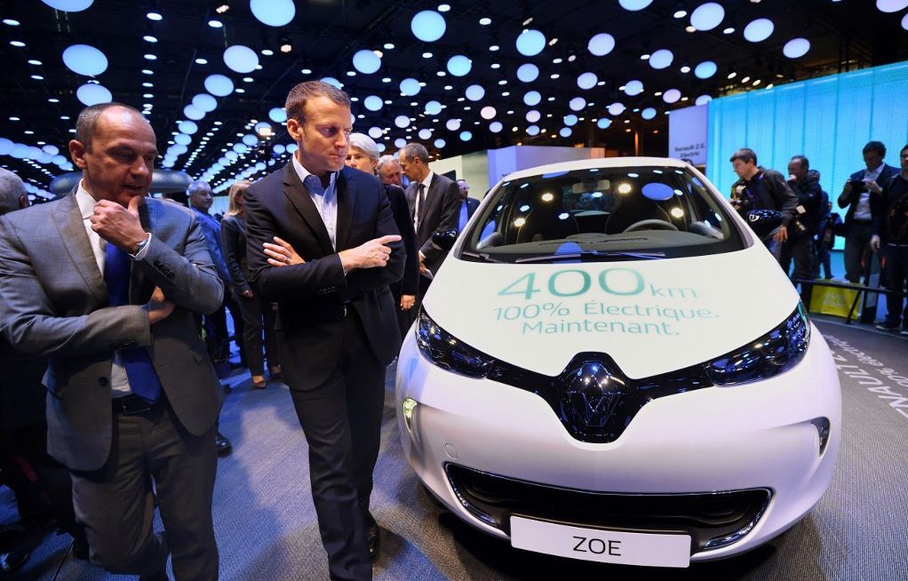 Mobilité : Une voiture électrique à 100 euros par mois, la promesse impossible d’Emmanuel Macron ?