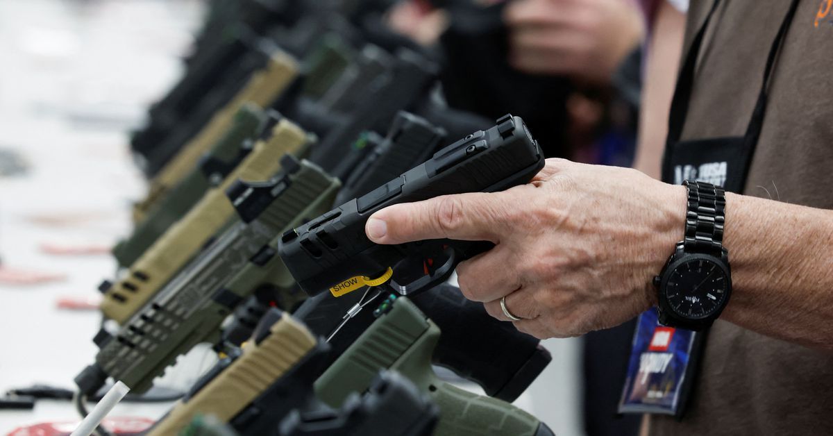 US judge strikes down federal law barring handgun sales to those under 21