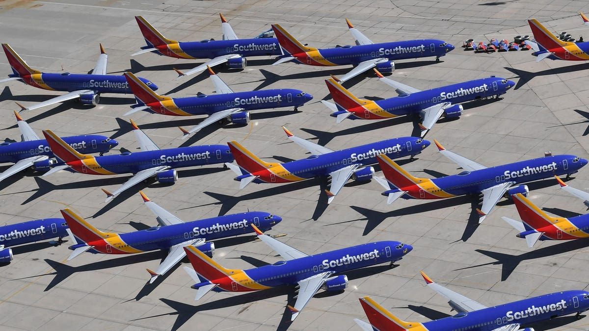 Southwest Pilots Join American in Voting to Strike, United Could Be Next