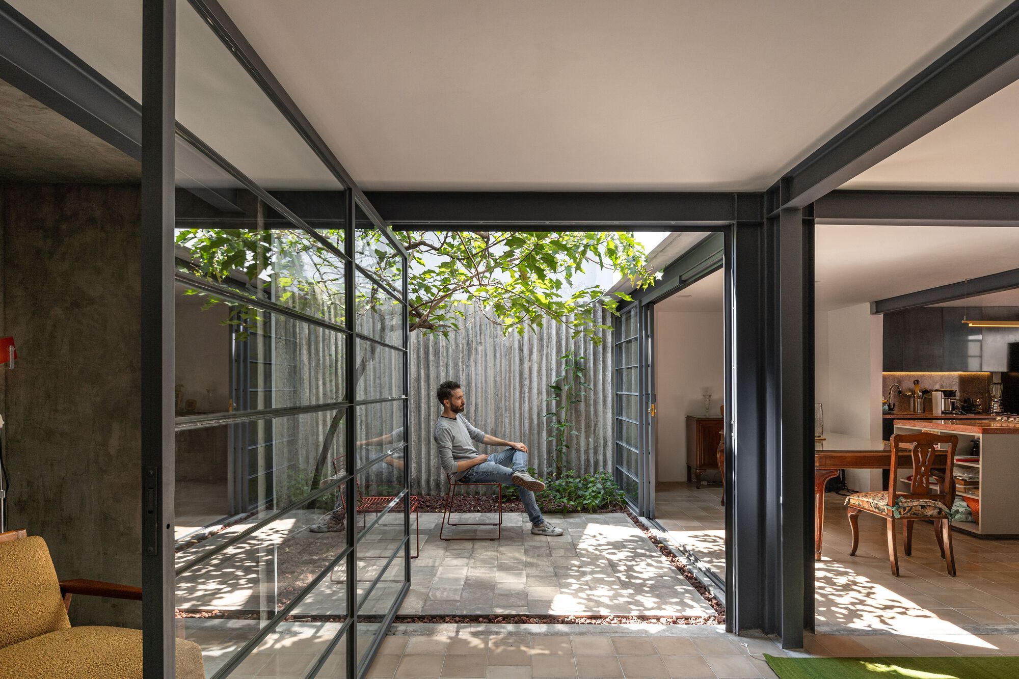 House and Studio Anaya / Vrtical