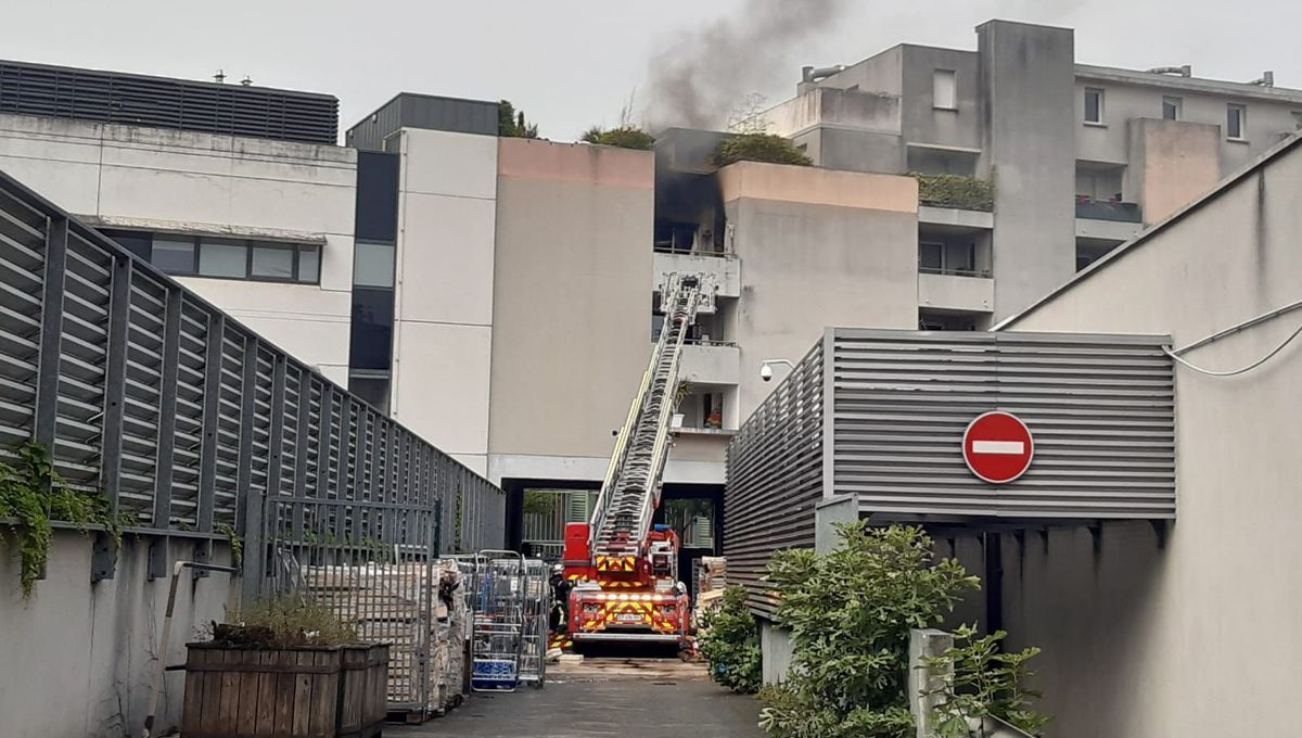 Un Carrefour évacué après un incendie sur la rive droite de Bordeaux