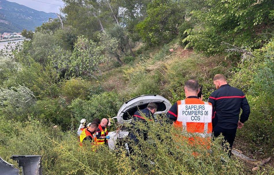 Elle chute dans un ravin près de Nice et reste coincée " entre 3 et 5 jours " dans sa voiture avant d’être secourue