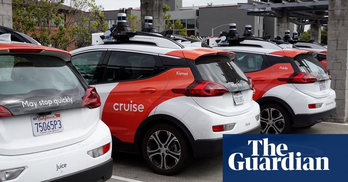 Cruise robotaxi appears to hinder emergency crews after mass shooting