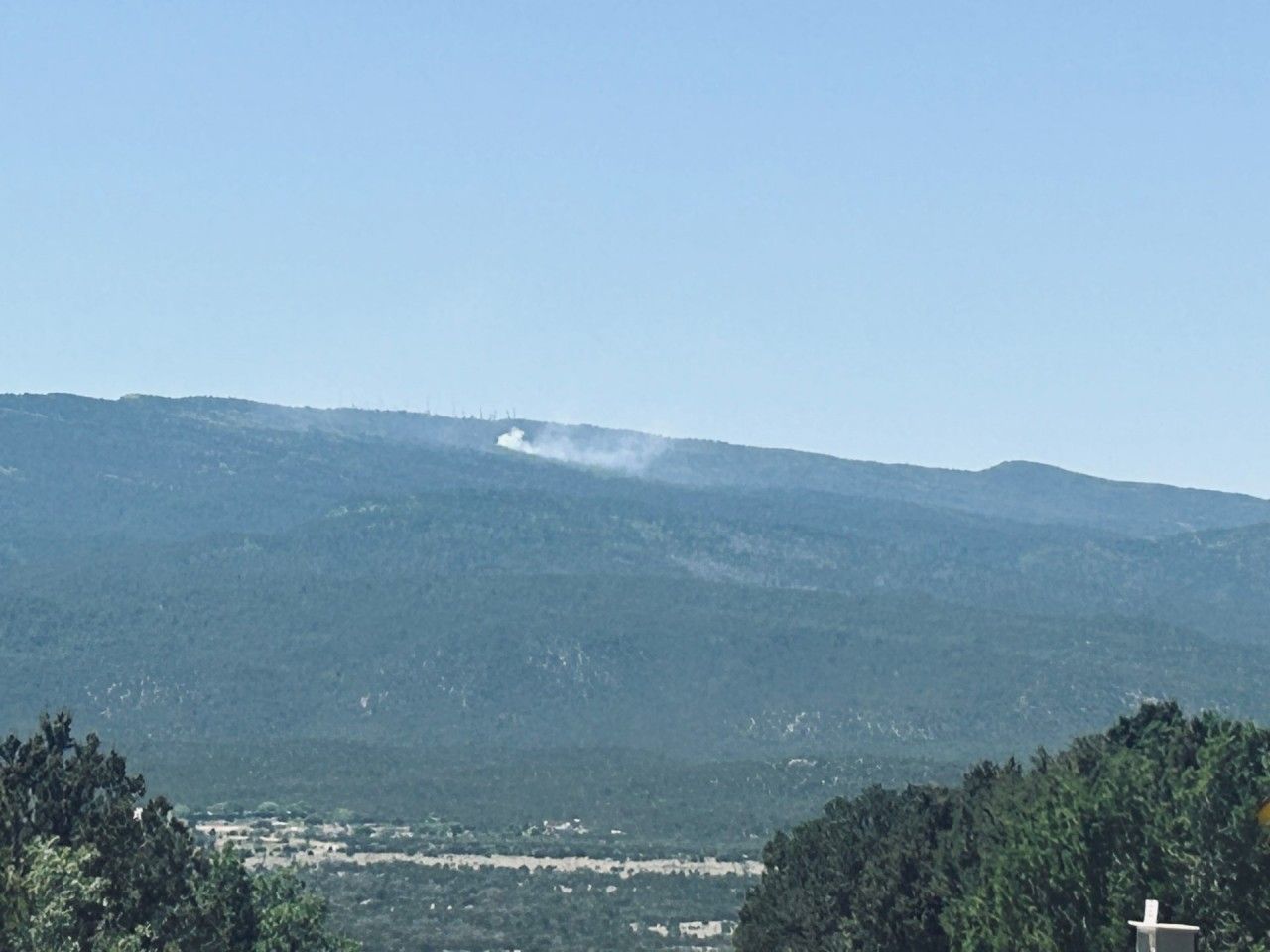 10K Fire burns in Sandia Mountains