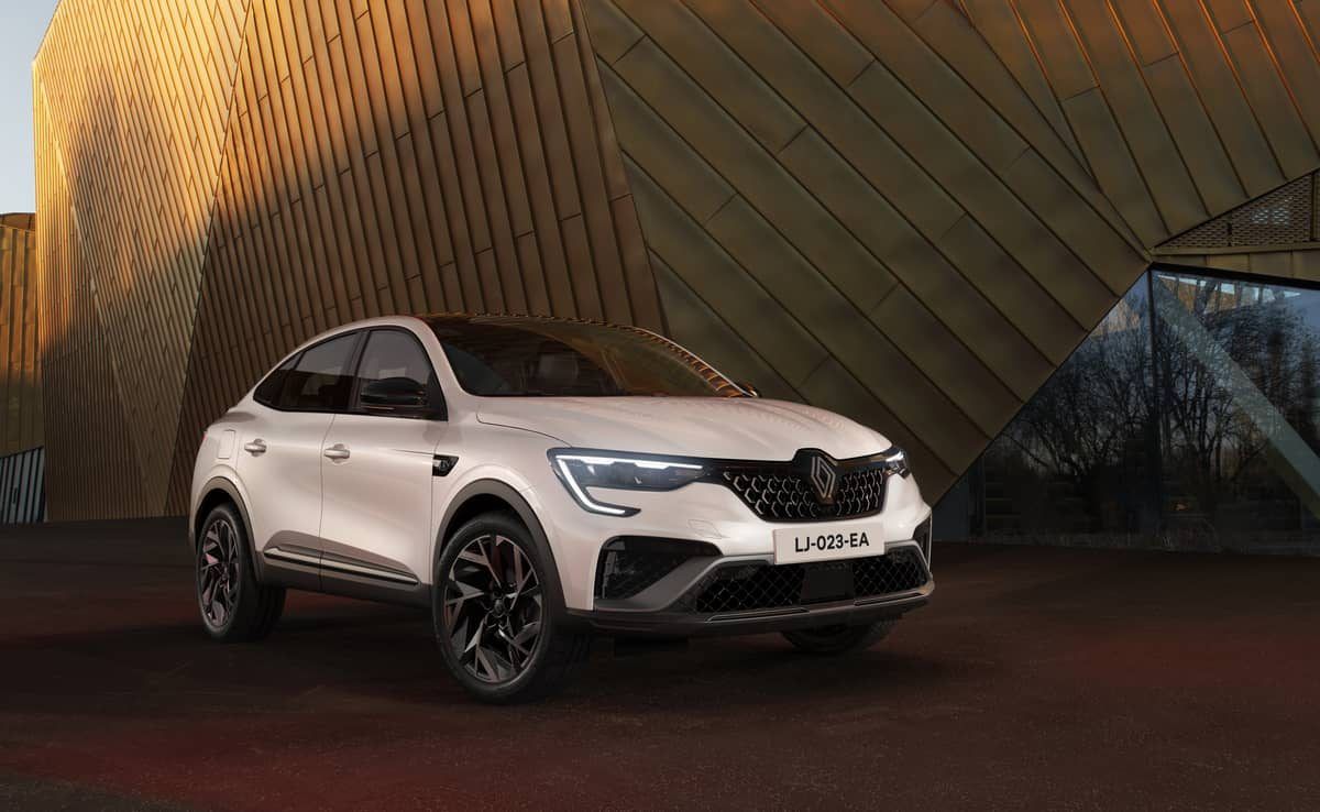 Renault Arkana 2023 : un restylage pour aller chercher le Peugeot 3008 ?