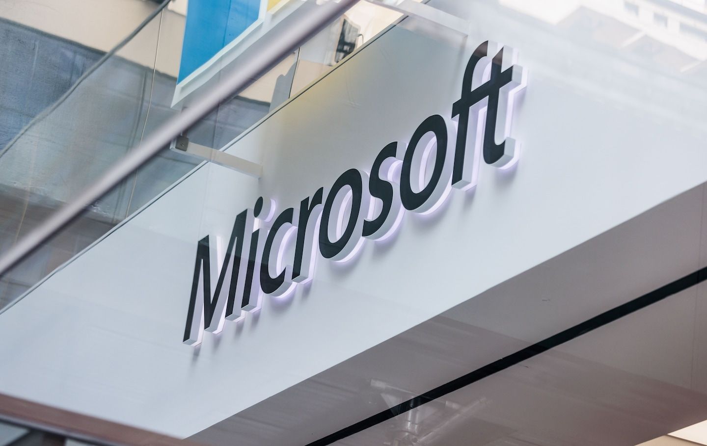 Chinese hackers breach U.S. government email through Microsoft cloud