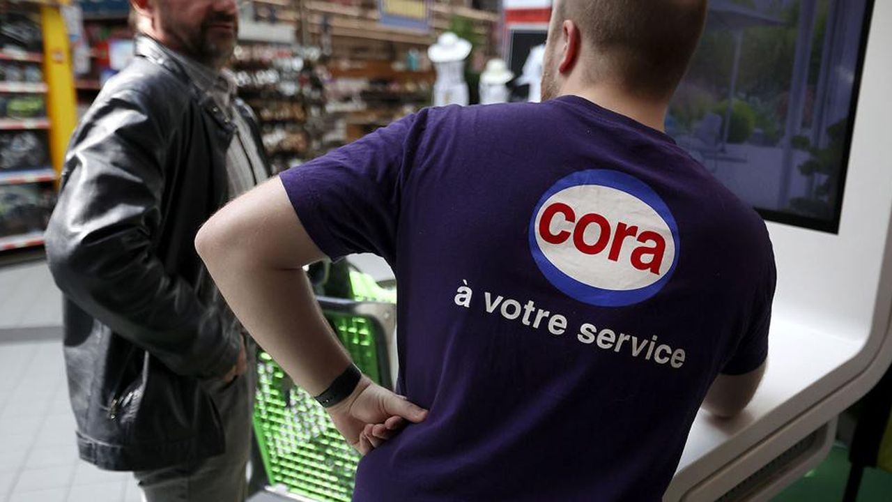 Distribution : Carrefour reprend Cora pour ne pas être distancé en France