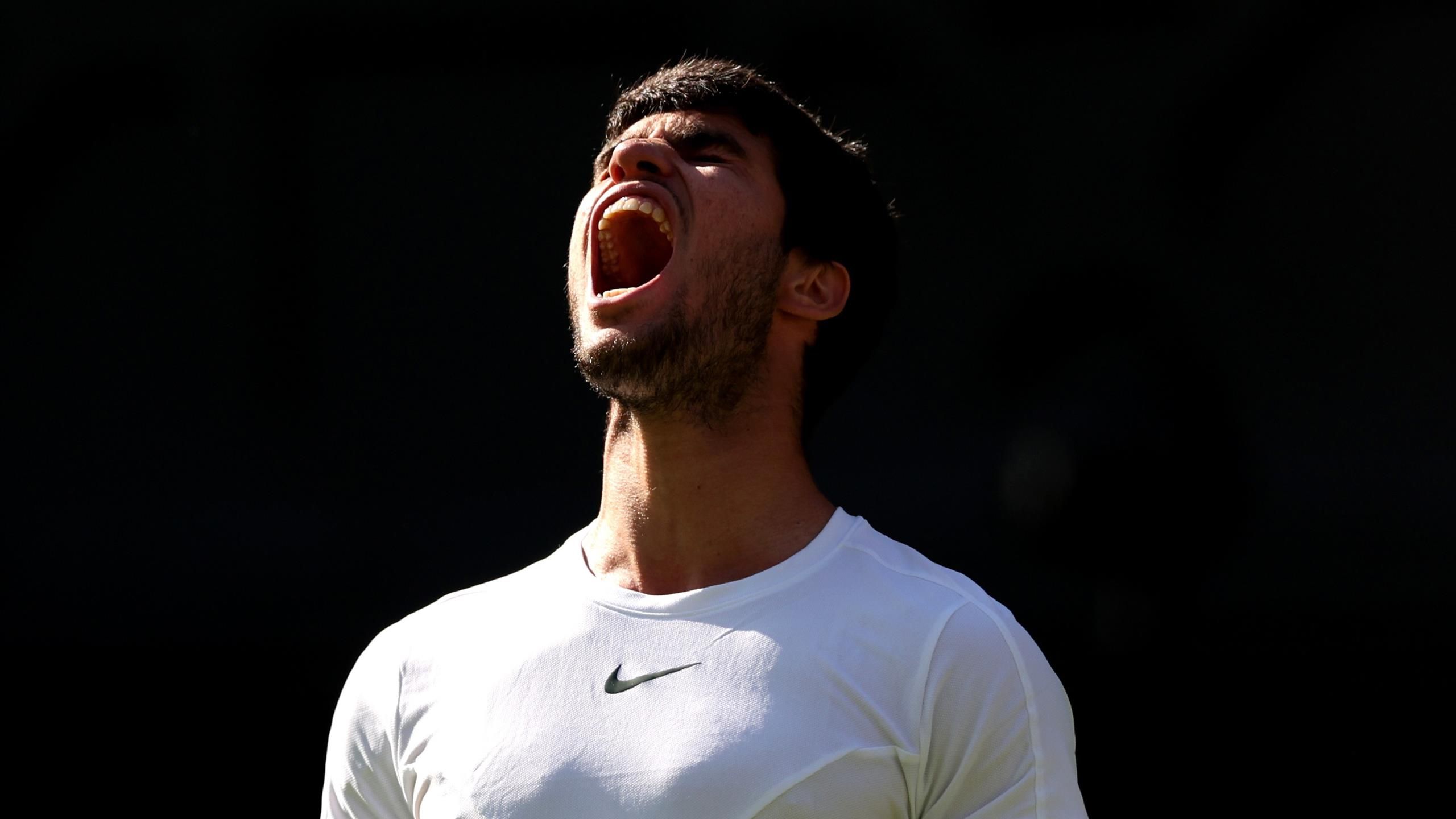 Wimbledon 2023 | Carlos Alcaraz passe en demi-finale après avoir maîtrisé Holger Rune (7-6, 6-4, 6-4)