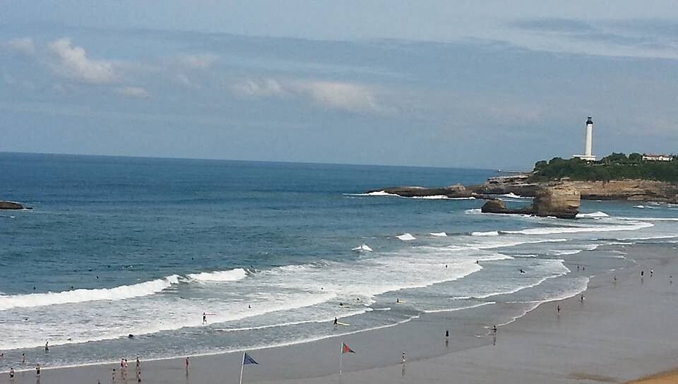 La ferme houlomotrice du Pays basque sera construite au large du phare de Biarritz