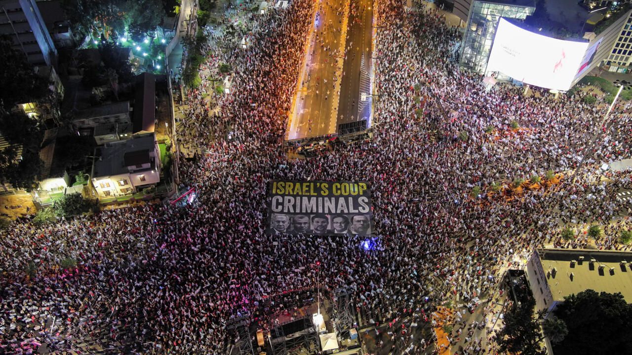 Des milliers d'Israéliens à nouveau dans la rue contre la réforme judiciaire