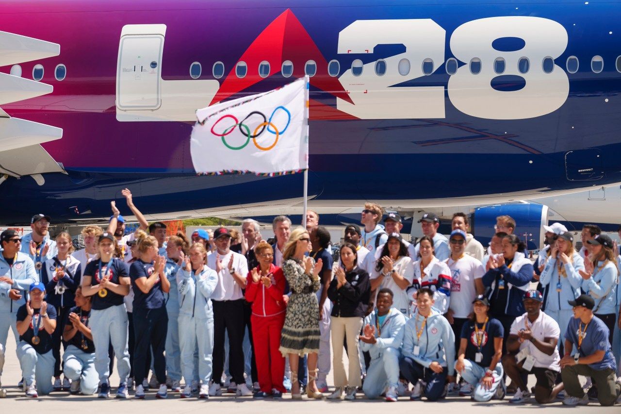 Olympic Flag arrives in Los Angeles