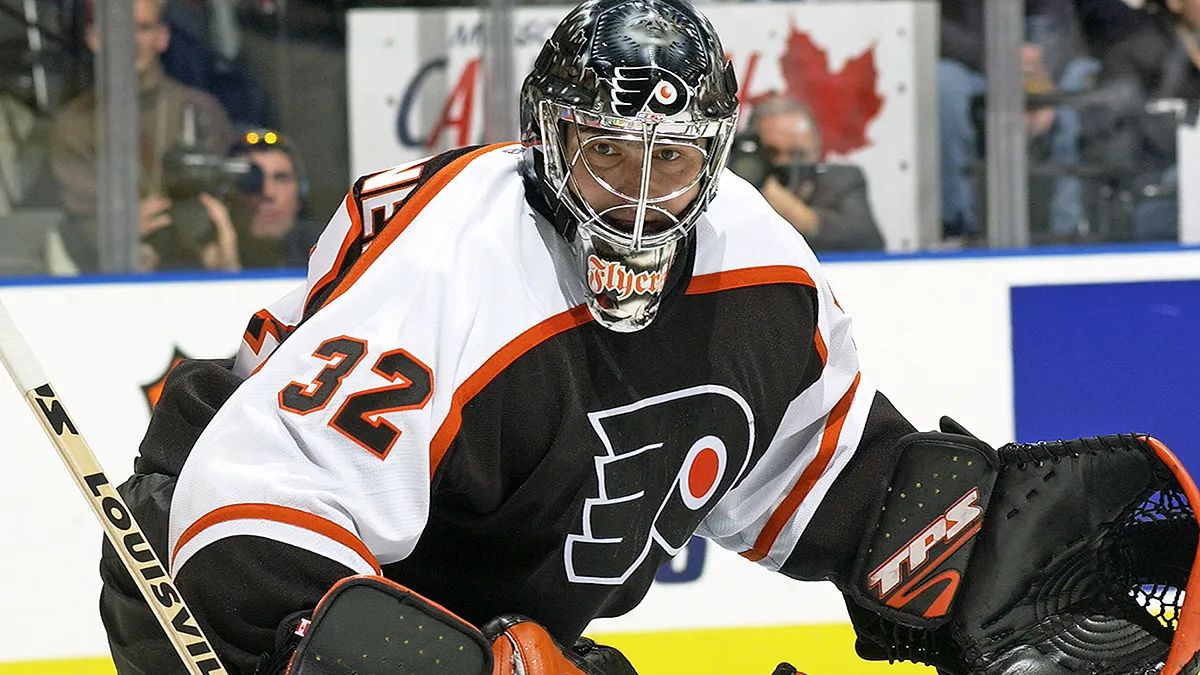 Former Flyers goalie Roman Cechmanek dies at 52