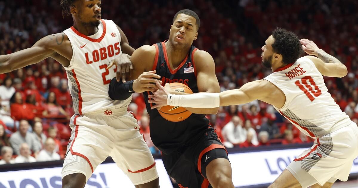 It's the pits: San Diego State falls flat at New Mexico, resulting in 18-point loss