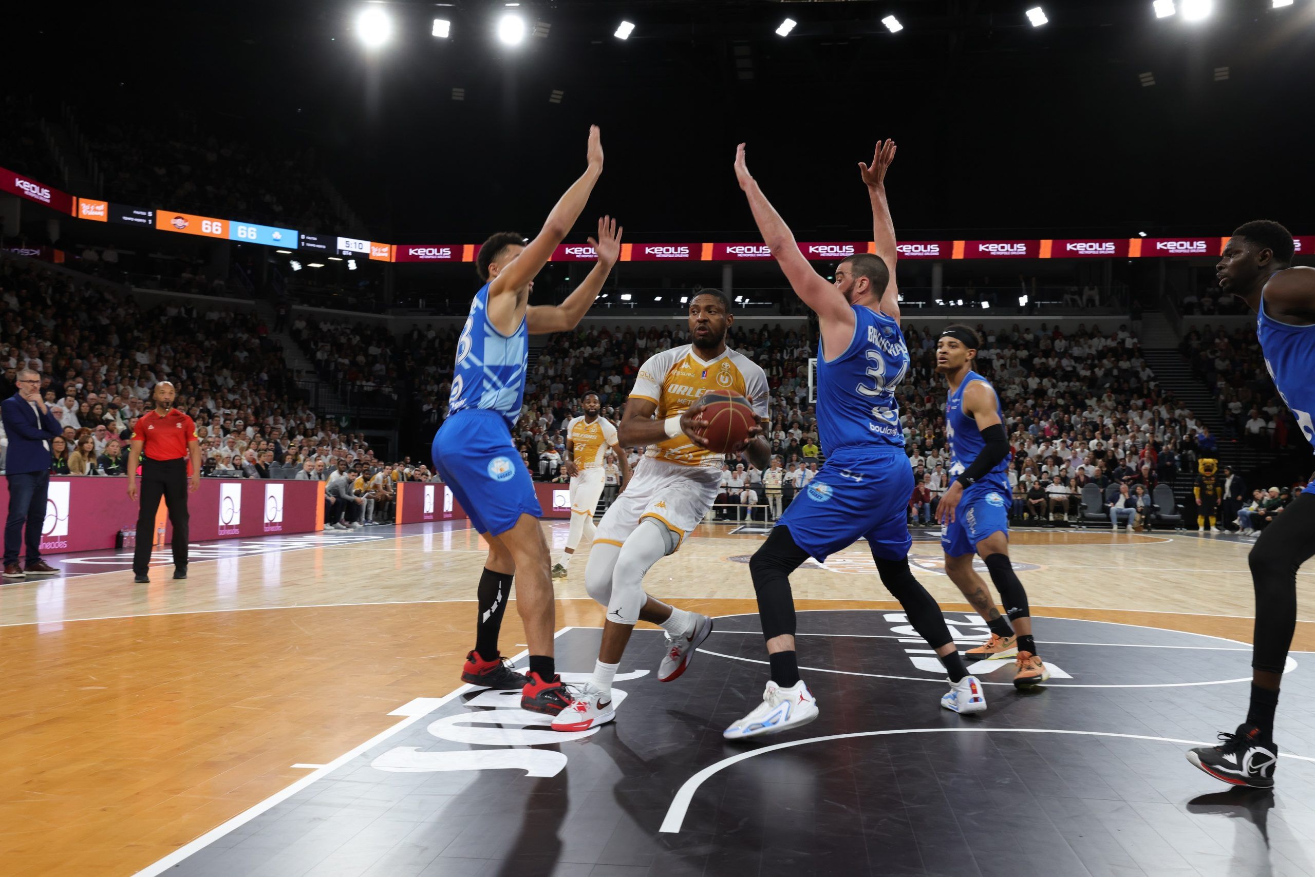 Orléans et Vichy en playoffs, Quimper relégué