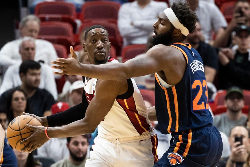 Knicks' Mitchell Robinson no match for Heat's Bam Adebayo