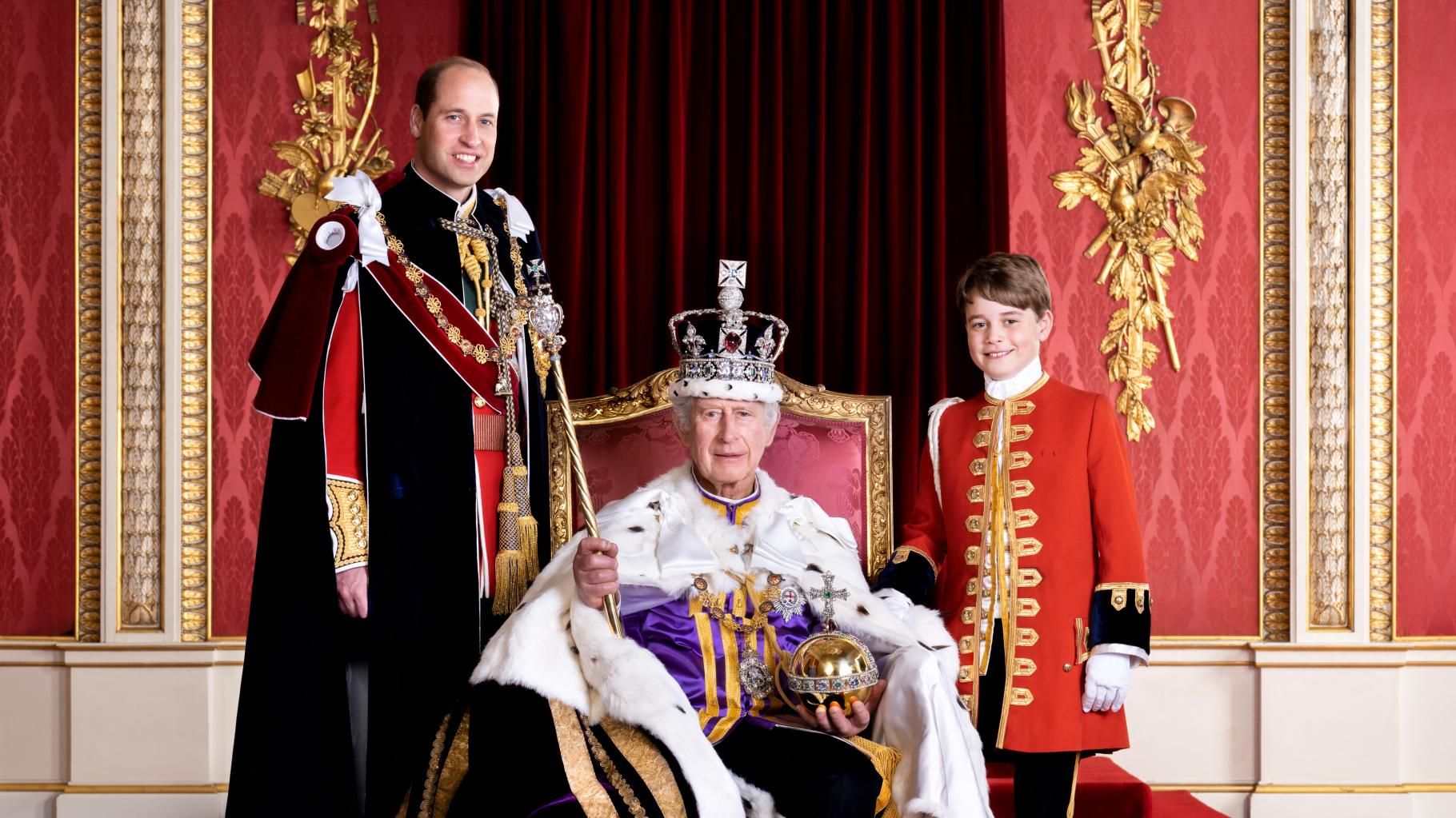 Le roi Charles III au côté des princes William et Georges dans un nouveau portrait