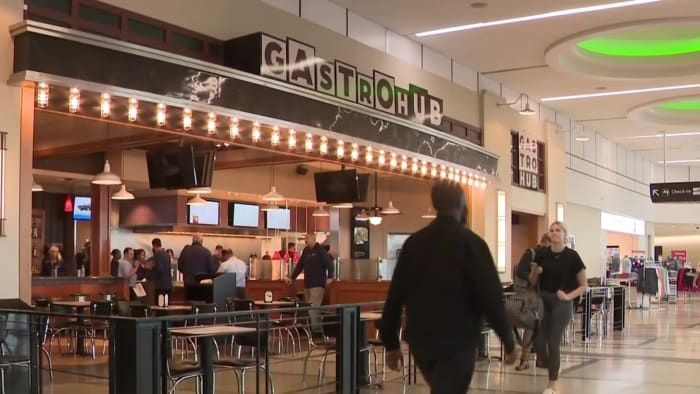 New restaurants are in and Pappas is out at Houston Hobby Airport