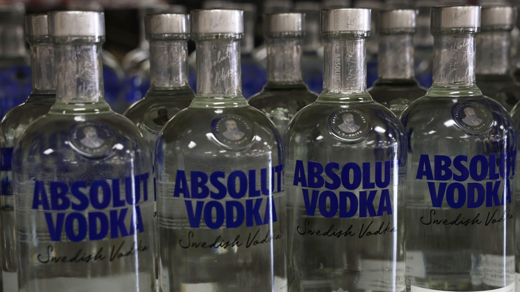 Guerre en Ukraine : après la polémique Absolut, Pernod Ricard quitte la Russie