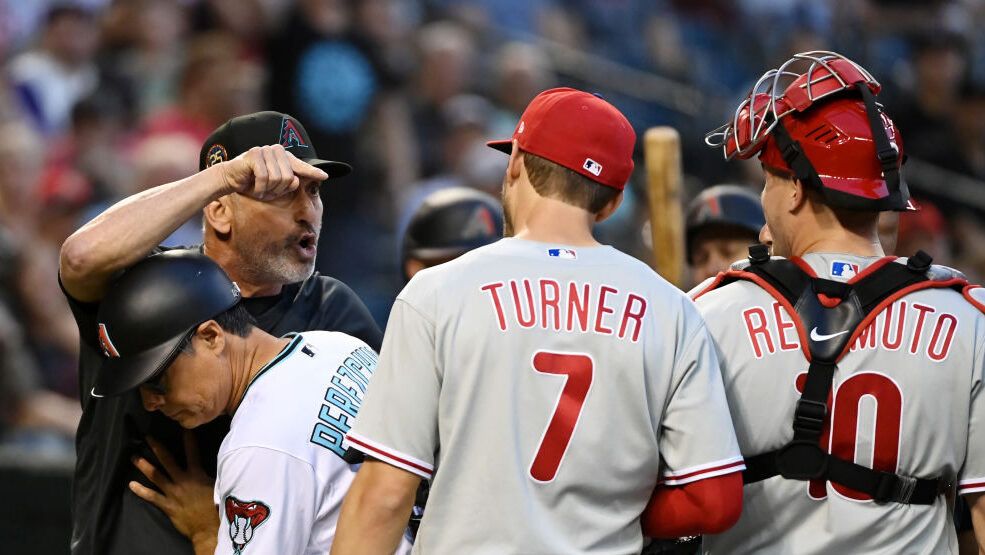 D-backs' Lovullo prepares for suspension after incident vs. Phillies