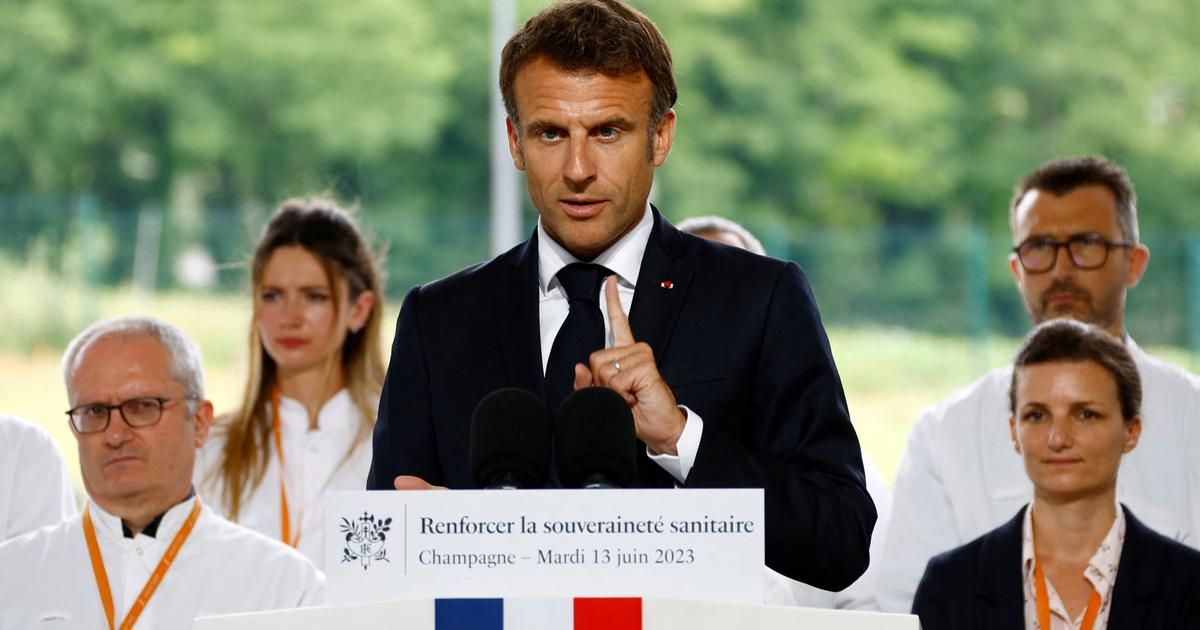 Emmanuel Macron annonce la relocalisation de la production de 25 médicaments "dans les prochaines semaines"