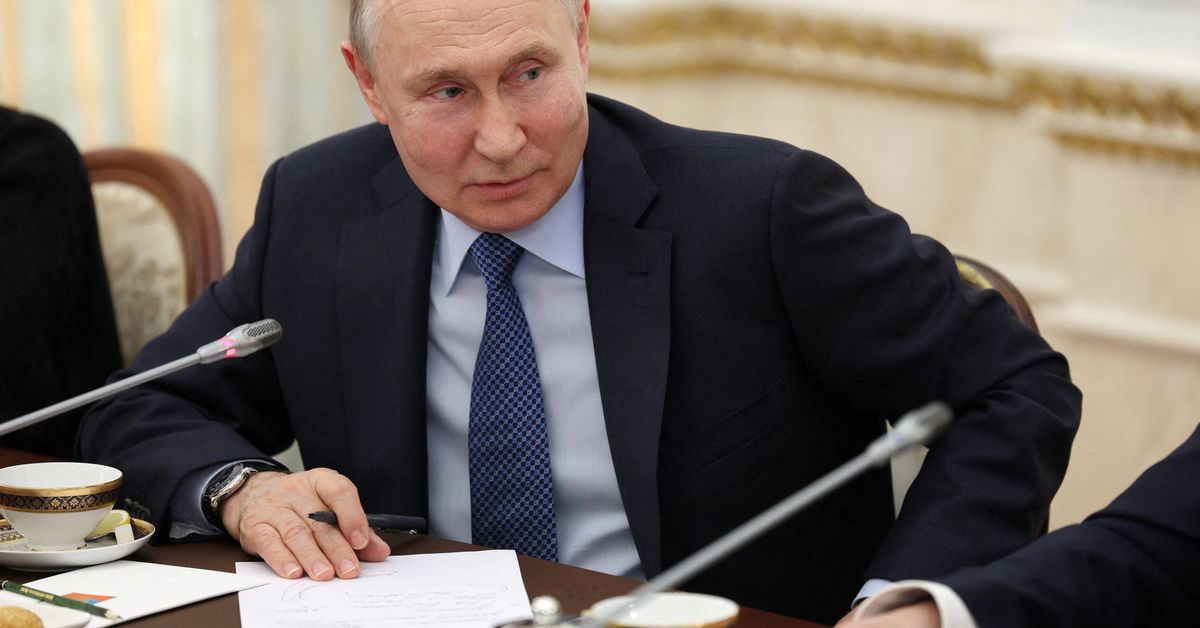 Putin backs push for mercenary groups to sign contracts despite Wagner's refusal